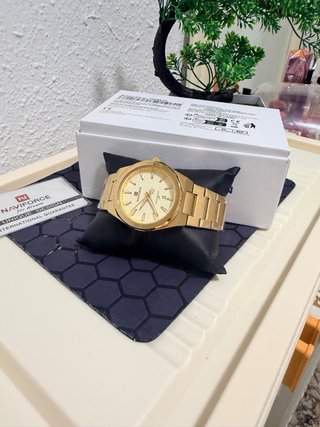 Reloj Naviforce Dorado Hombre