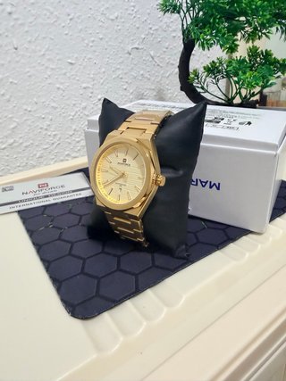 Reloj Naviforce Dorado Hombre