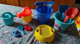 Giochi da spiaggia secchielli palette rastrelli