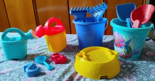 Giochi da spiaggia secchielli palette rastrelli