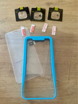 iPhone 11 128GB Viola + 30 custodie e accessori