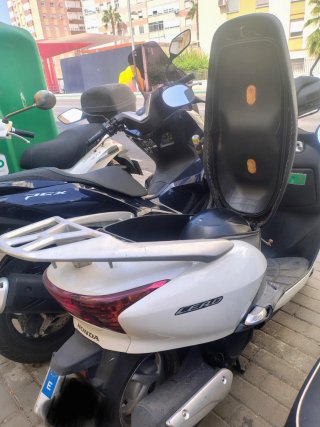 Honda Lead 110 Blanca