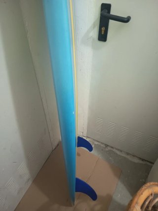 Tabla de surf iKii azul y amarilla