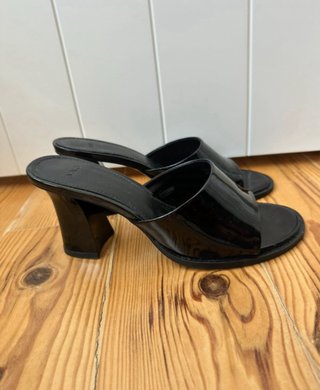 Sandalias de tacón negras
