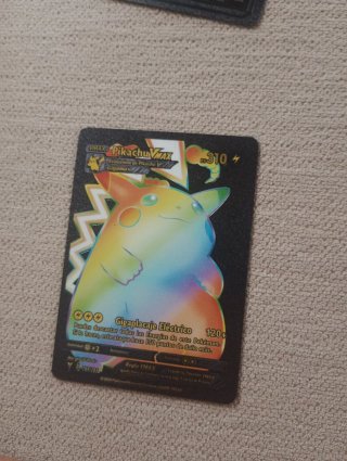 Carta Pokémon Pikachu VMAX Arcoíris