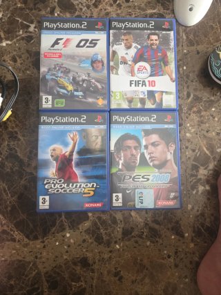 4 Juegos PS2: F1 05, FIFA 10, PES 5, PES 2008