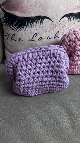 Clutch uncinetto rosa e lilla fatti a mano