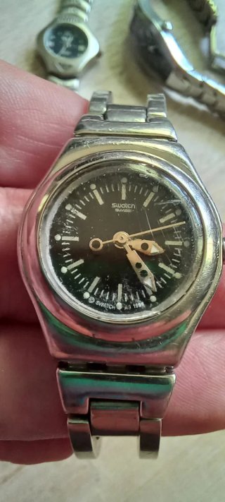 Reloj antiguo Swwatch Plata y Negro