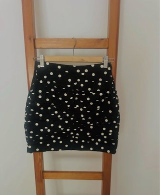 Minifalda lunares negra y blanca