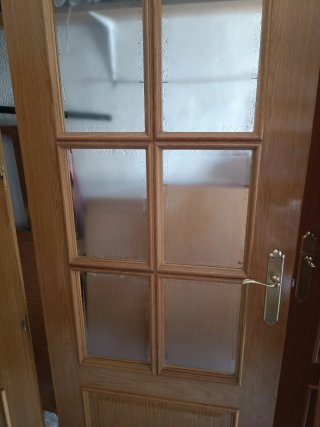 Puertas de madera de roble .