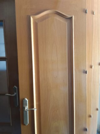 Puertas de madera de roble .