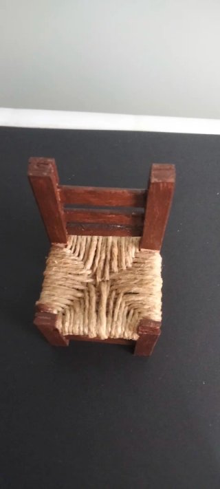 Mini Sedia in Legno Intrecciato