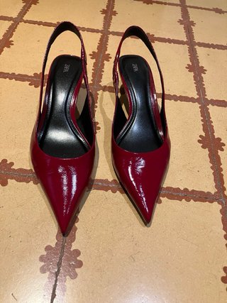 Zapatos destalonados Zara kitten heels piel rojos
