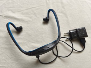 Podómetro y Auriculares Deportivos Inalámbricos