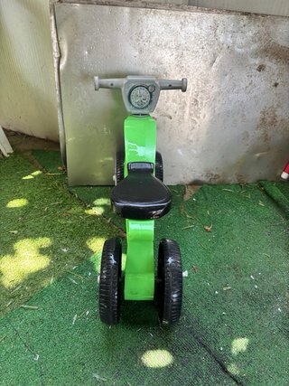 Moto correpasillos infantil verde