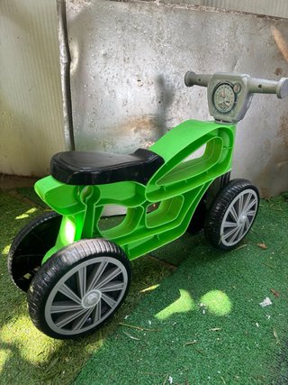Moto correpasillos infantil verde