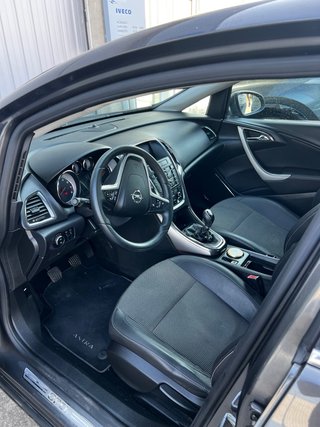 Opel Astra 2013