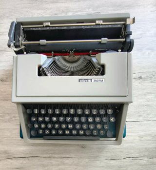 Olivetti DORA Máquina de Escribir Vintage