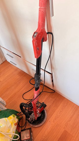2Escaleras+pulverizador+ lijadora+zapatos +raqueta