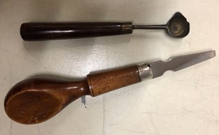 Estuche de madera y placa de plata con avantcargas