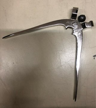 Estuche de madera y placa de plata con avantcargas