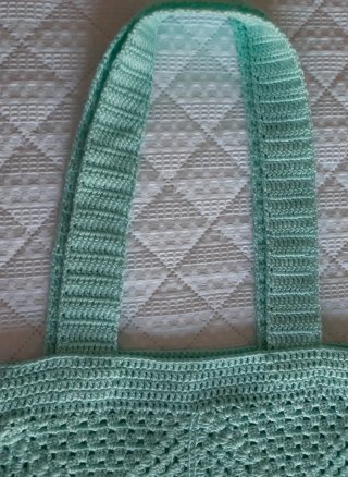 Bolso de ganchillo color verde agua