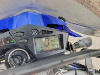 Moto Yamaha Azul y Negra