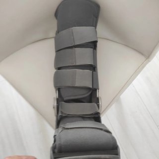 Bota Ortopédica Orliman Walker Y zapato.