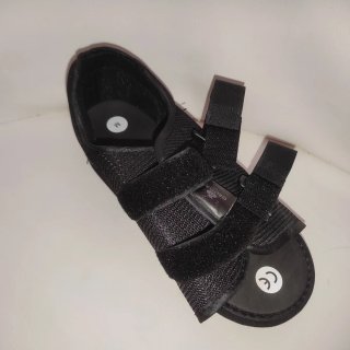 Bota Ortopédica Orliman Walker Y zapato.