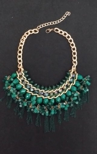 Collar Maximalla Verde Esmeralda y Dorado