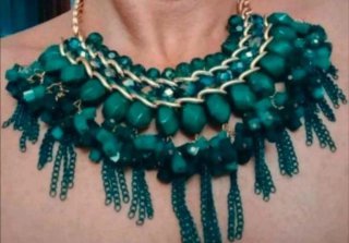Collar Maximalla Verde Esmeralda y Dorado