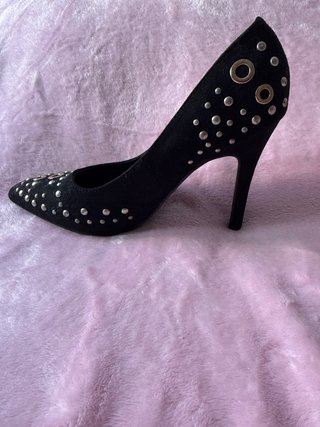 Zapatos de tacón negros con tachuelas talla 39
