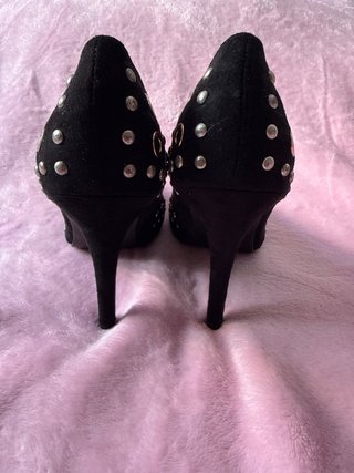 Zapatos de tacón negros con tachuelas talla 39