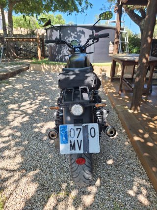 Moto Guzzi V7 850 Negra 2024