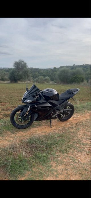 Yamaha yzf-r125 2015