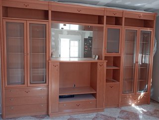 Mueble de salón madera y cristal
