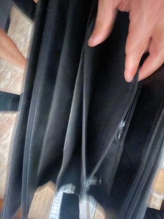Portapapeles y “ portatil “ de cuero negro .