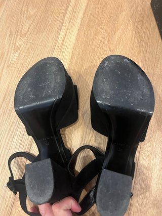 Sandalias plataforma tacón negras con lazo