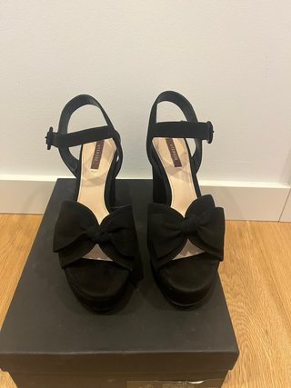 Sandalias plataforma tacón negras con lazo
