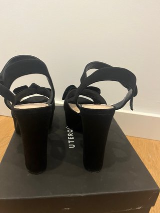 Sandalias plataforma tacón negras con lazo