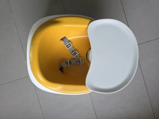 Trona Bumbo da tavolo gialla e bianca