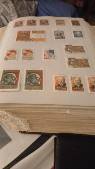 Album de sellos antiguo de la URRS.