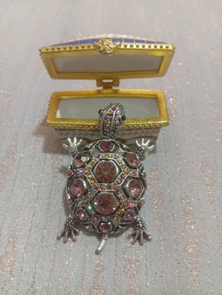 Spilla Tartaruga Portafortuna Stile Vintage
