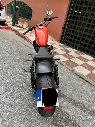 Harley Davidson 883R Naranja Negra