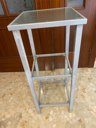 Rinconera cristal y metal plateado