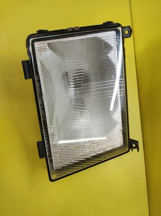 FARO DELANTERO DERECHO MERCEDES MB10O CITYTRANS