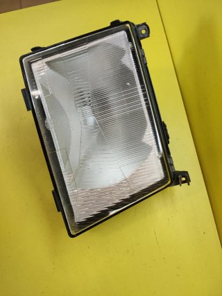 FARO DELANTERO DERECHO MERCEDES MB10O CITYTRANS