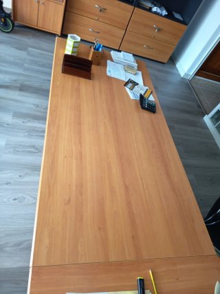 Mesa de oficina L con 2 estanterías