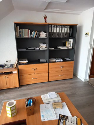 Mesa de oficina L con 2 estanterías