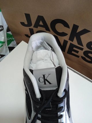 Deportivas Calvin Klein Negras y Plateadas